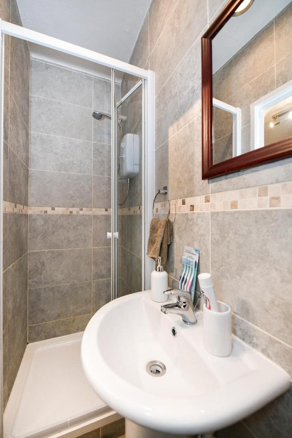 Beautiful Accommodation Near Reading City Centre Екстер'єр фото