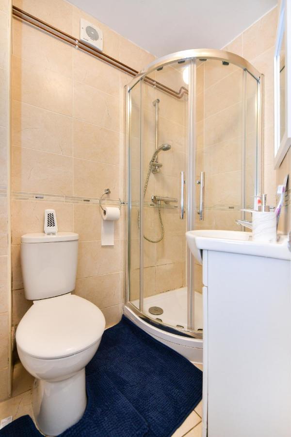 Beautiful Accommodation Near Reading City Centre Номер фото