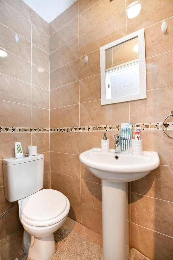 Beautiful Accommodation Near Reading City Centre Екстер'єр фото